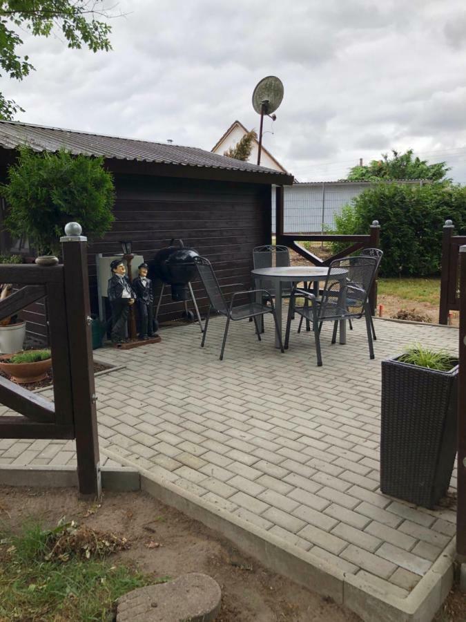 Ferienwohnung Im Park 1 Lenschow Exterior foto